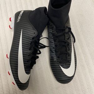 Used 2 times. Nike Mercurial Soccer ⚽️ cleats